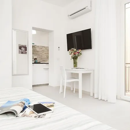 White Flat Termini Apartment Rome Room photo